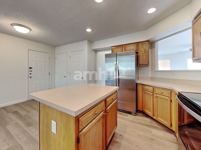 Foto del edificio - 7733 Black Squirrel Trl