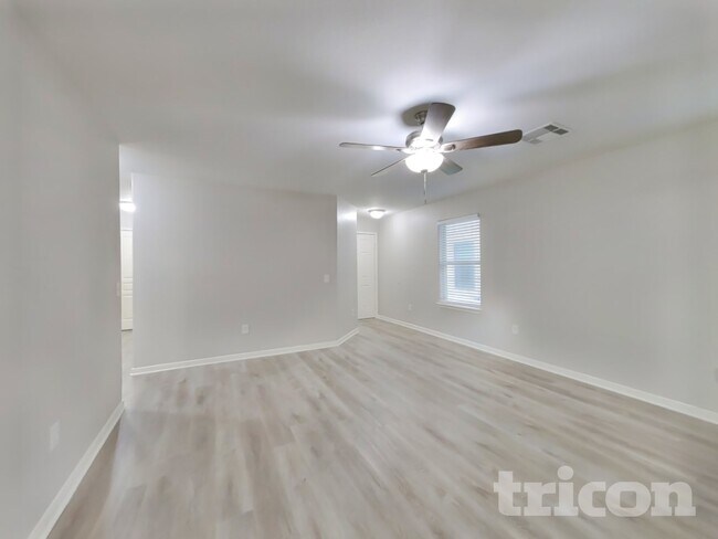 Foto del edificio - 9910 Waldens Pond Court