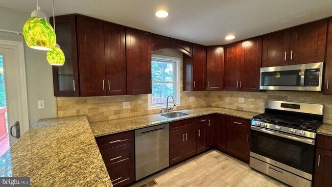 Foto del edificio - 4725 Salterforth Pl