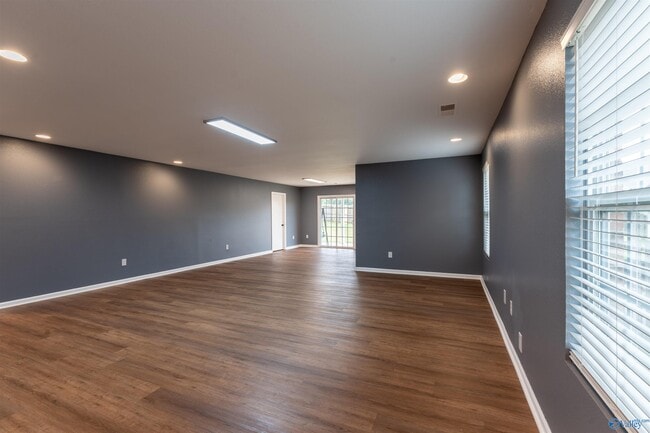 Foto del edificio - 2401 Bell Manor Dr SW