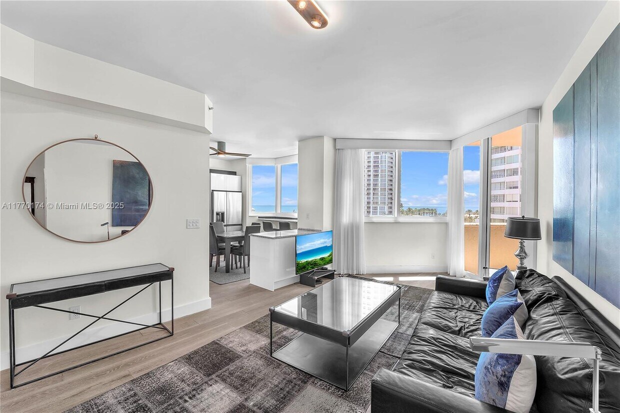 Foto principal - 300 South Pointe Dr