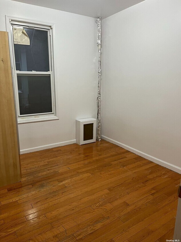 Foto del edificio - 709 Seneca Ave