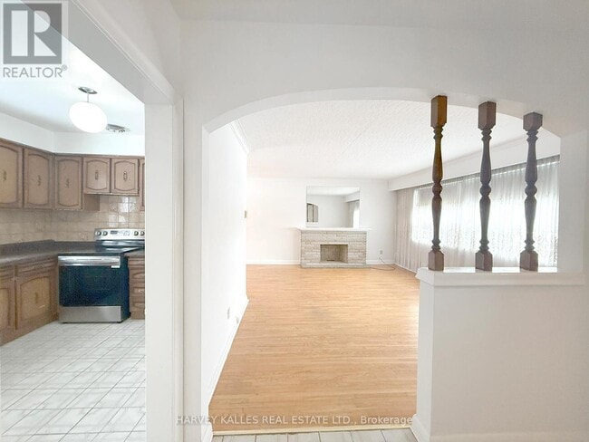 Building Photo - 214 Dixon Rd