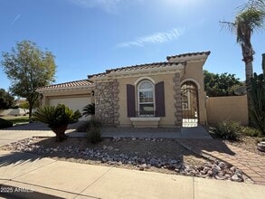 Building Photo - 2311 E Honeysuckle Pl