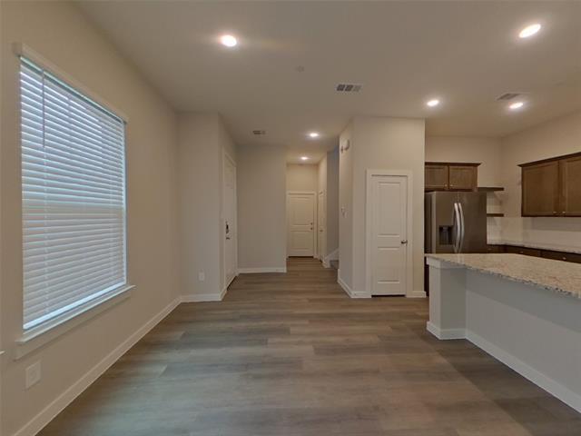 Building Photo - 317 Lincoln Cir