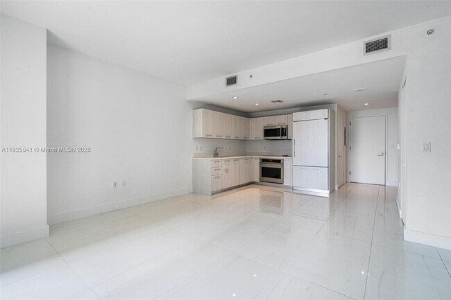 Foto del edificio - 45 SW 9th St
