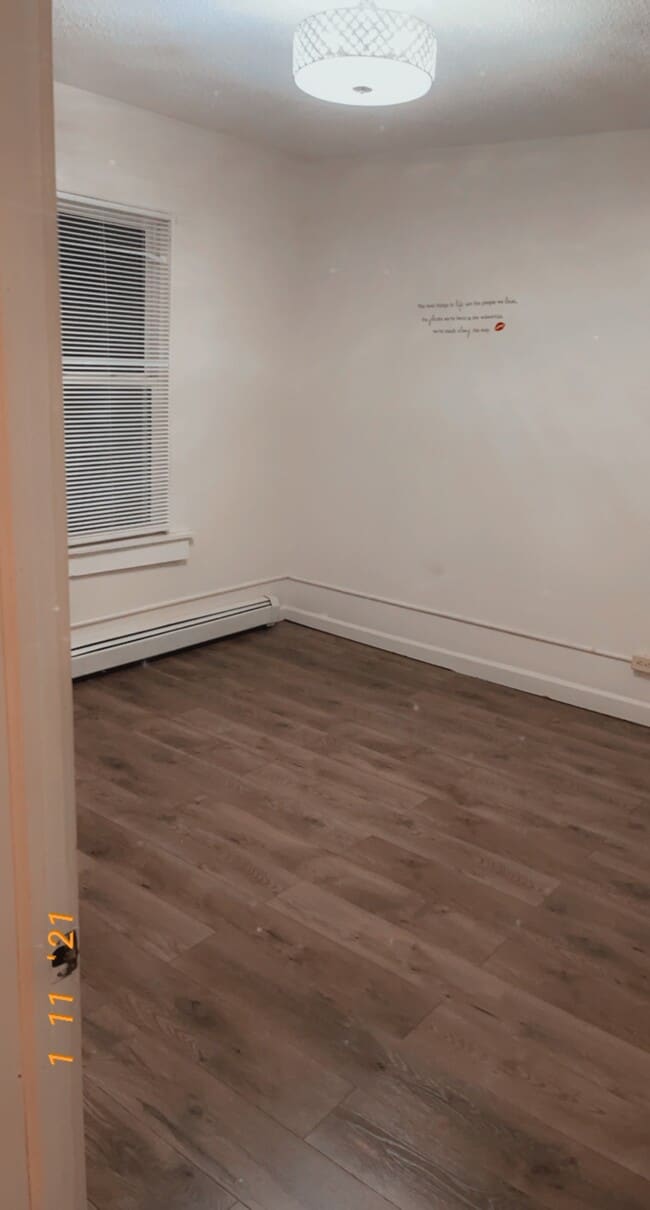Bedroom - 160 Easton Ave