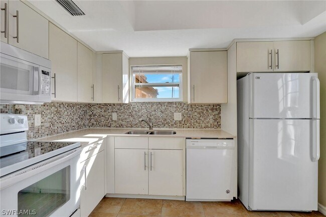 Foto del edificio - 706 111th Ave N