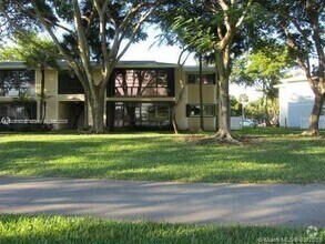 Building Photo - 9719 Hammocks Blvd
