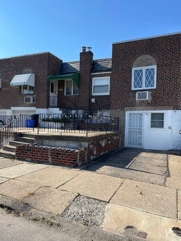 Foto principal - 4326 J St