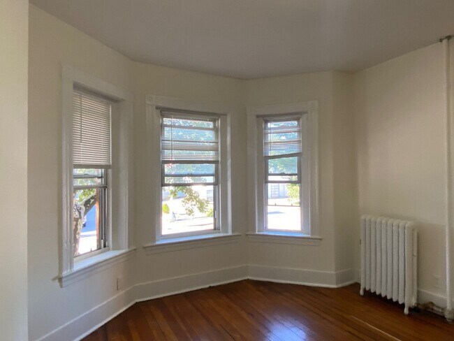 Foto del edificio - Nicely renovated 3 bed in Allston, near the Green Line and Boston University!