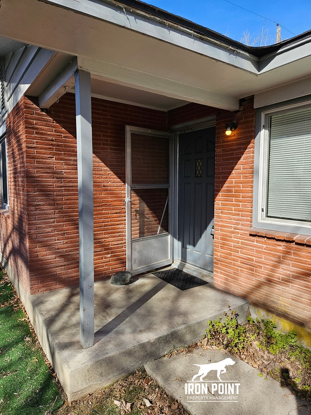 Primary Photo - North Boise Duplex w/2 beds, 1bath, W/D, a...