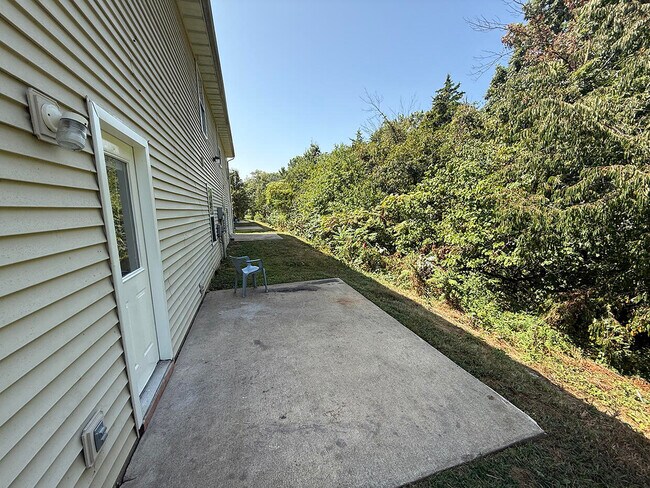 Building Photo - 1711 Hanover Blvd