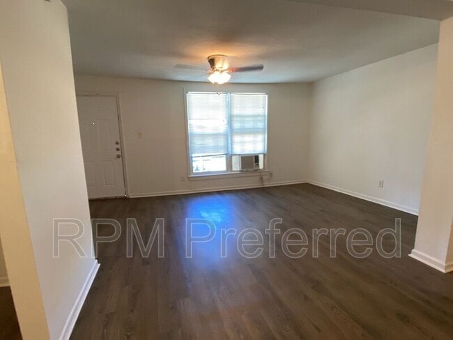 Building Photo - 5523 Avenue O 1/2