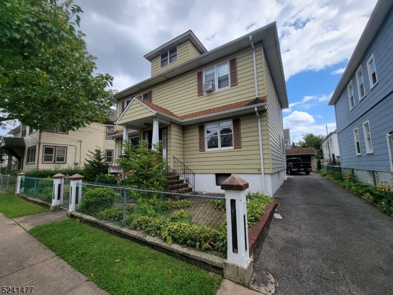Foto principal - 141 Mahar Ave