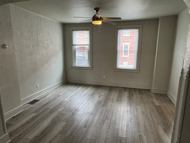 Building Photo - Updated 3 Bedroom, 1 Bath