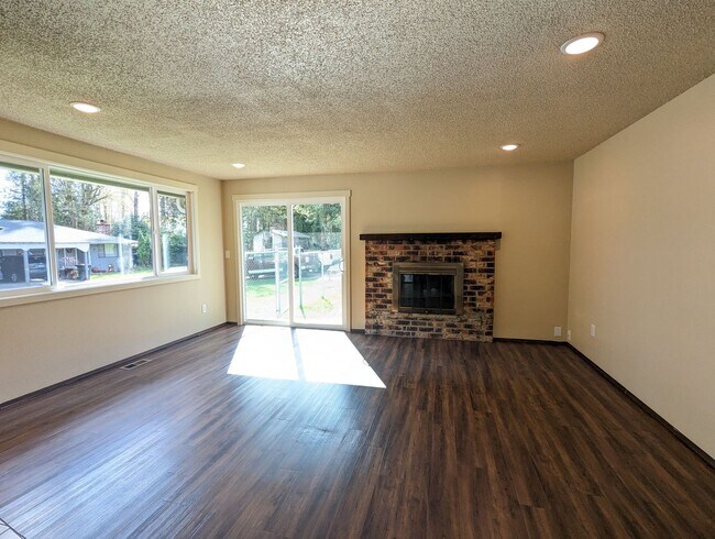 Foto del edificio - 9517-9519 147TH ST CT E