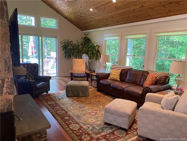 Foto del edificio - 524 Barrack Hill Rd