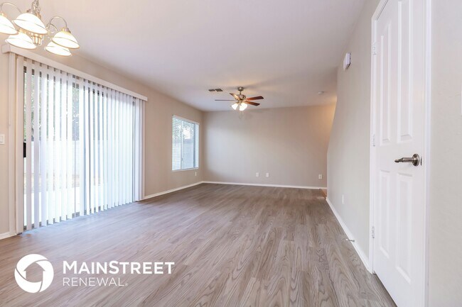 Foto del edificio - 12814 W Pershing St