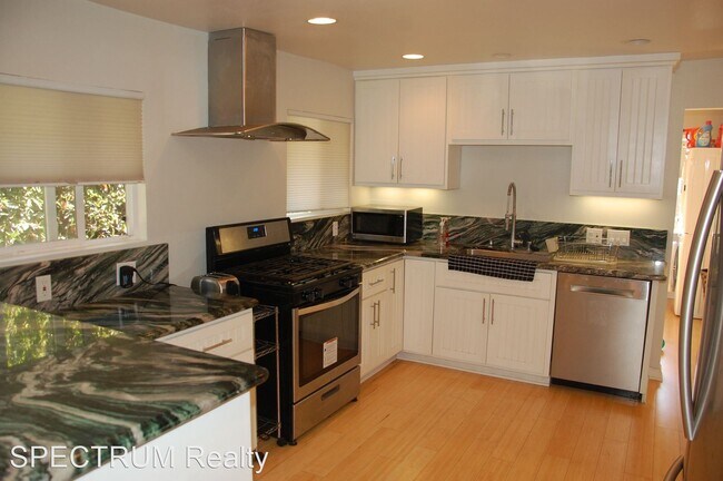Building Photo - 2 br, 1 bath House - 1324 Punta Gorda St