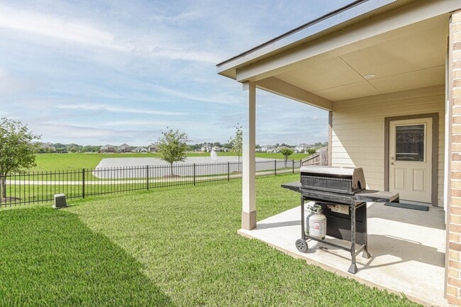 Building Photo - 18307 Yaupon Bough Ln