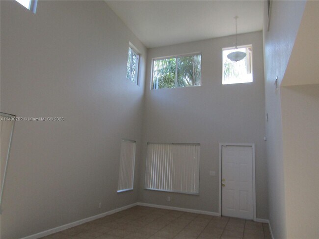 Building Photo - 2045 Little Torch St