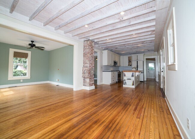 Building Photo - 2BD/2BA HOUSE with OFFICE on JAMES ISLAND ...