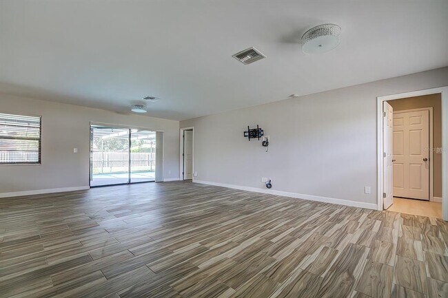 Foto del edificio - 4141 Glade Rd