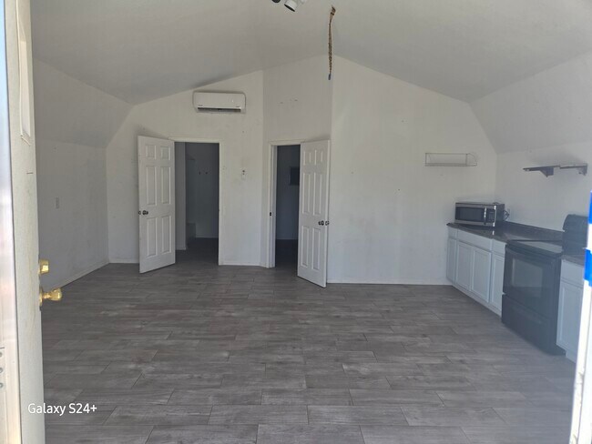Foto del edificio - 10109 River Rd