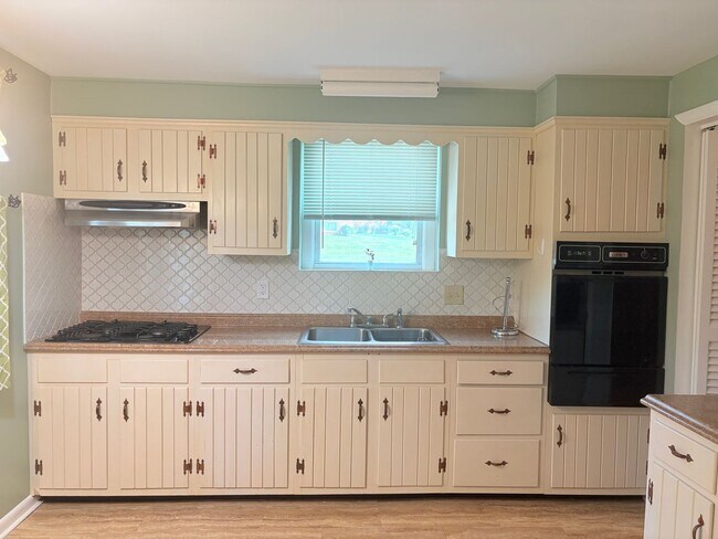 Foto del edificio - 6192 Northwood Dr