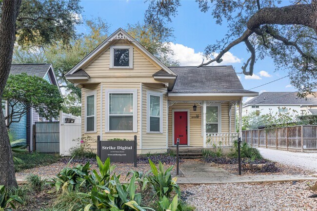 Foto del edificio - 315 W 9th St