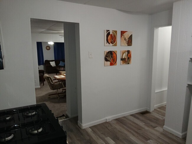 Foto del edificio - 2411 Spring St