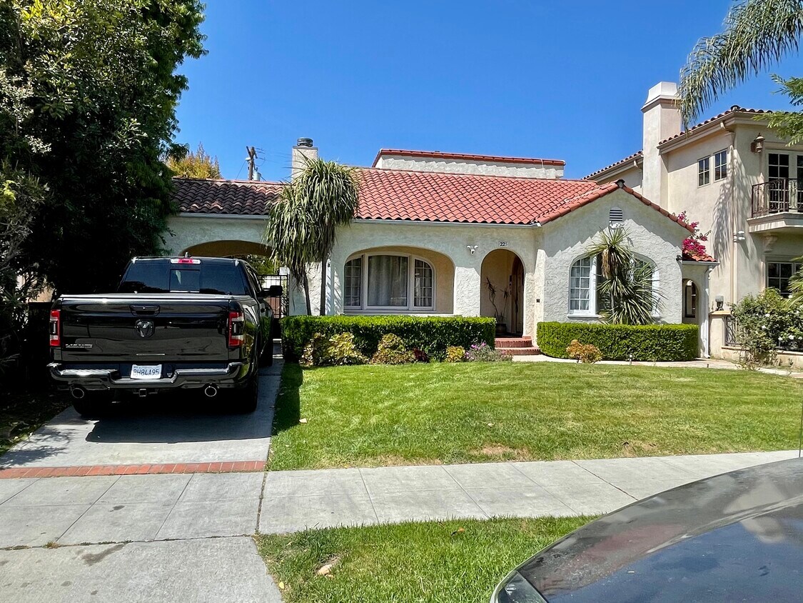 Primary Photo - 225 S Hamel Dr