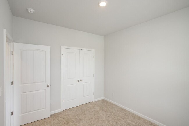 Building Photo - 2972 Mallard Dr