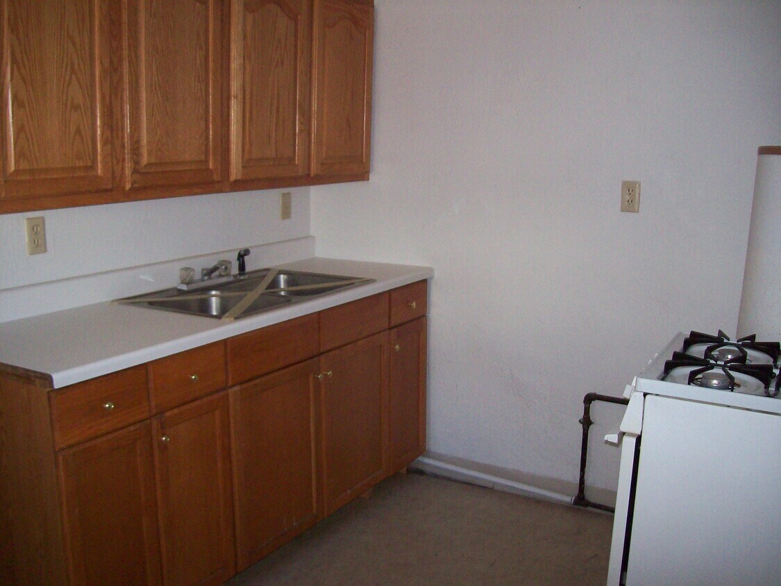 Building Photo - 807 10th St