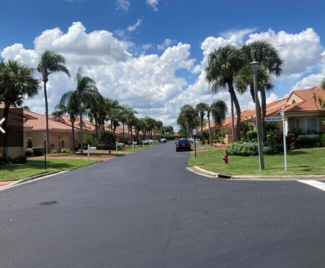 Foto del edificio - 10930 Lakemore Ln