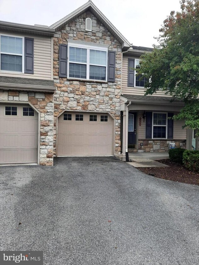 405 Mercury Dr, Mechanicsburg, PA 17050 Townhome Rentals in