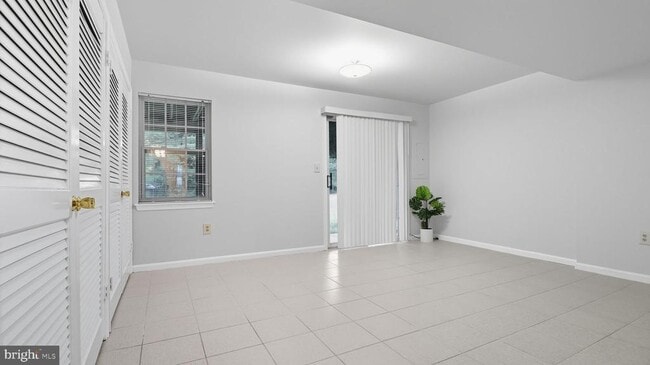 Building Photo - 15526 Owens Glen Terrace