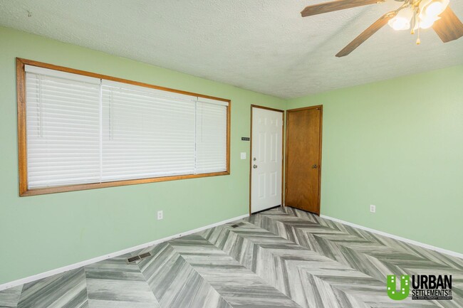 Foto del edificio - 4 Bedroom 2 Bathroom House In Spokane With...