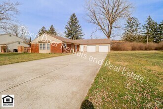 Building Photo - 4933-4935 Vermont Ln