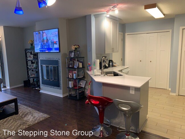 Building Photo - 2 br, 1 bath House - 10045 Russell Avenue ...