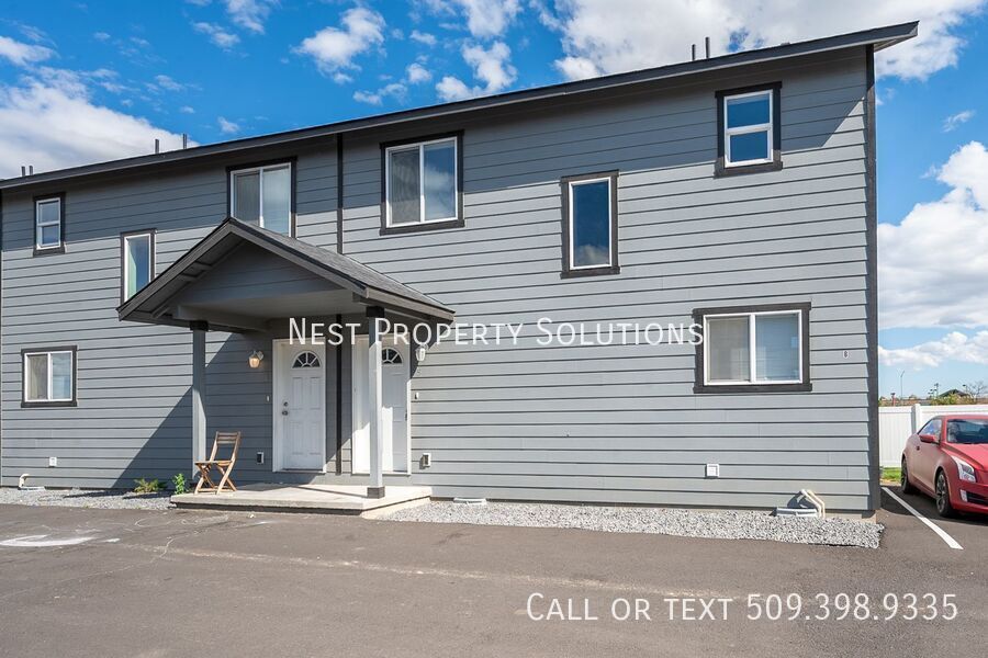 Foto principal - Brand New 3 Bed, 2.5 Bath Townhome! WSG In...