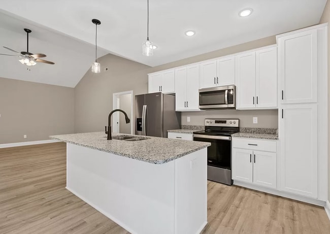 Building Photo - 2785 Cedrus Ave