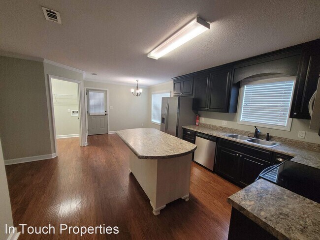 Building Photo - 3 br, 2 bath House - 4121 Barrington Dr