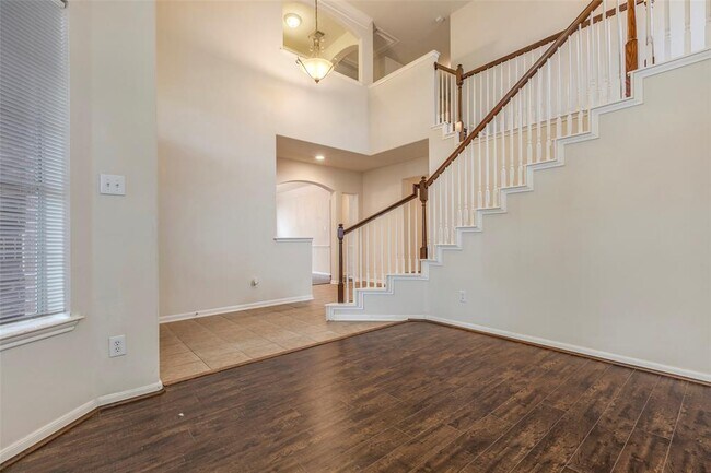 Foto del edificio - 6604 Trenton Lake Ln
