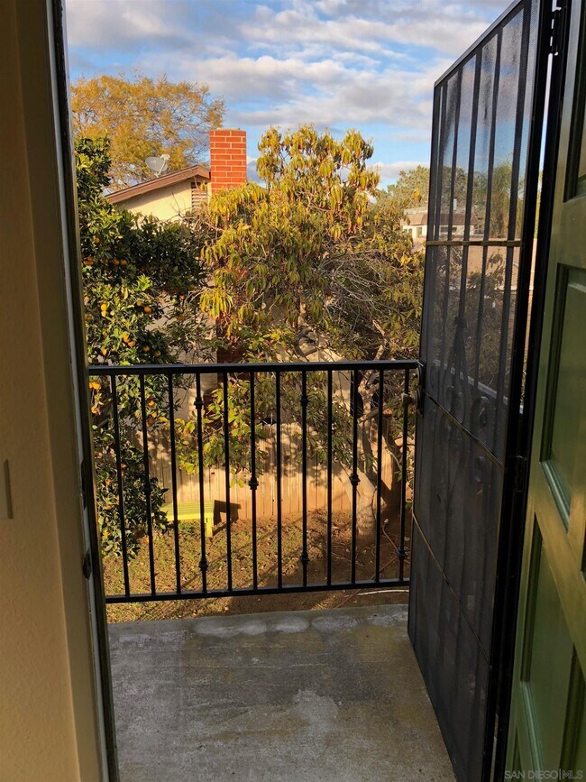 Foto del edificio - 4657 Brighton Ave
