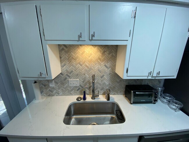 Foto del edificio - 408 Northway Dr
