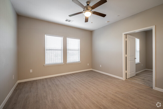 2BR, 1BA - 900SF - Gala at Texas Parkway