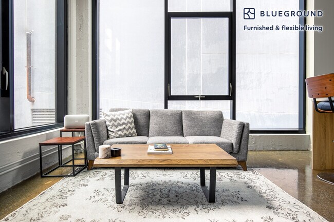 Foto del edificio - 676 N LaSalle Dr