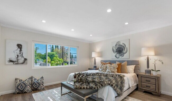 Building Photo - "Awesome 1-Bedroom Bronx Haven with Gleami...